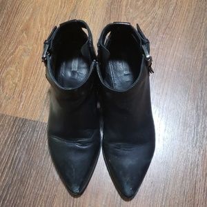 Geox black leather booties sz 35 (5 us)